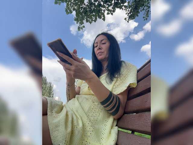 KarolinaMilf live cam on BongaCams
