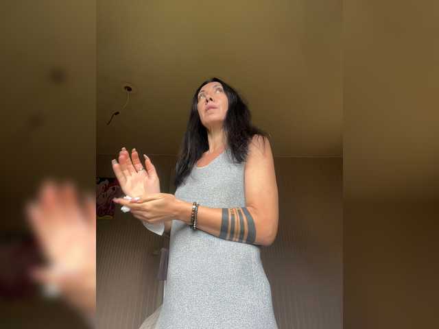 TRULIULIUSHA live cam preview