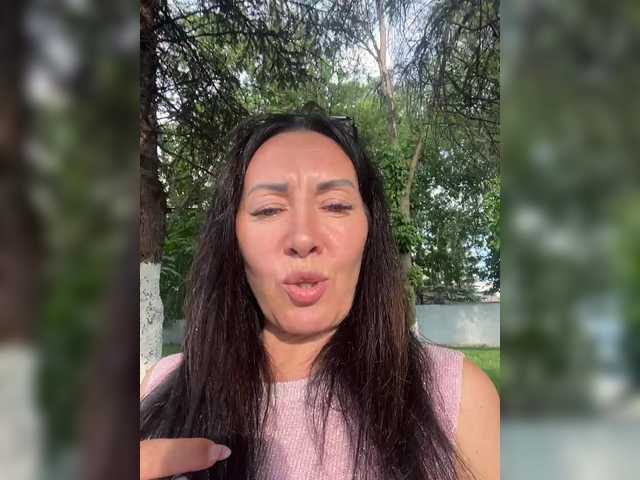 KarolinaMilf live cam on BongaCams