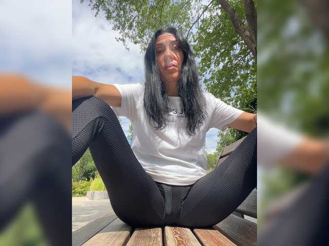 KarolinaMilf live cam on BongaCams