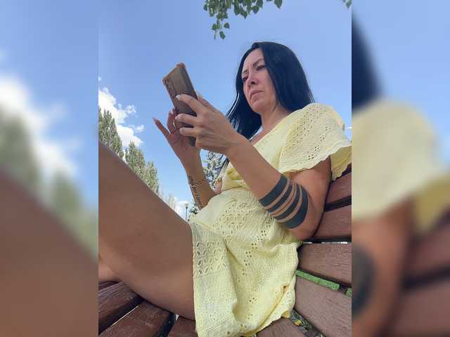 KarolinaMilf live cam on BongaCams