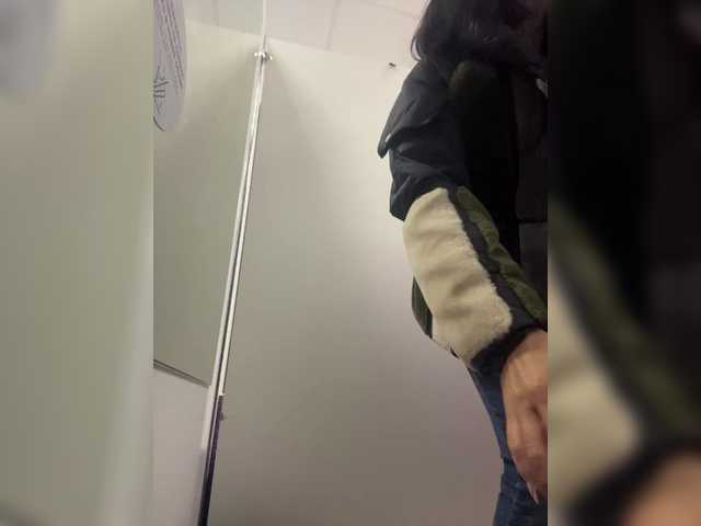 KarolinaMilf's BongaCams show and profile