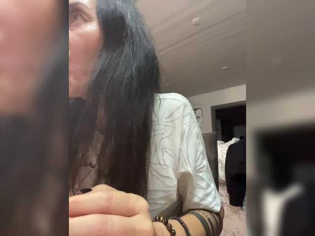 KarolinaMilf live cam on BongaCams