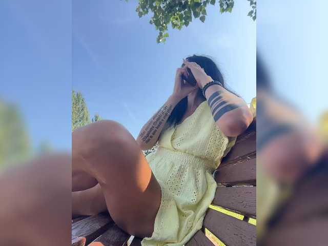 KarolinaMilf live cam on BongaCams