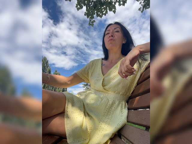 KarolinaMilf live cam on BongaCams