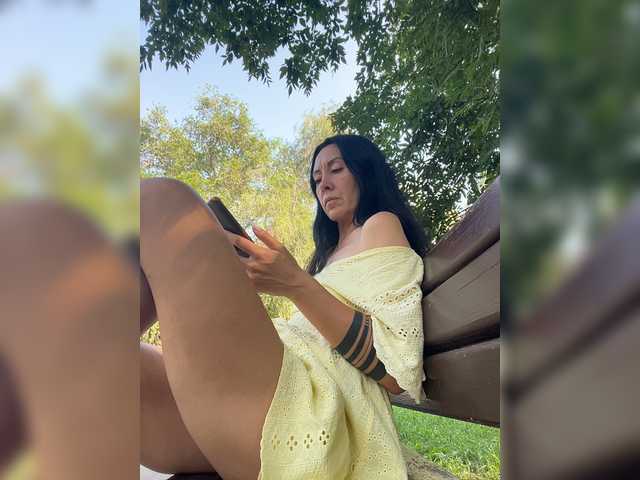KarolinaMilf live cam on BongaCams