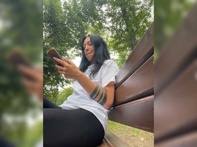 KarolinaMilf live cam on BongaCams