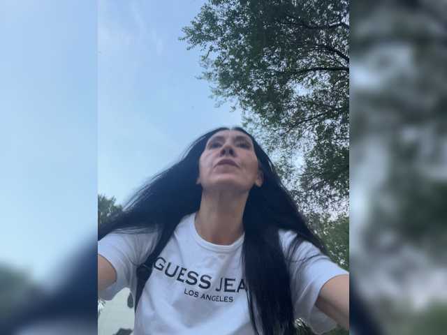 KarolinaMilf live cam on BongaCams
