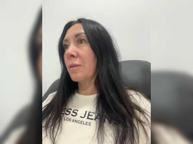 KarolinaMilf live cam on BongaCams