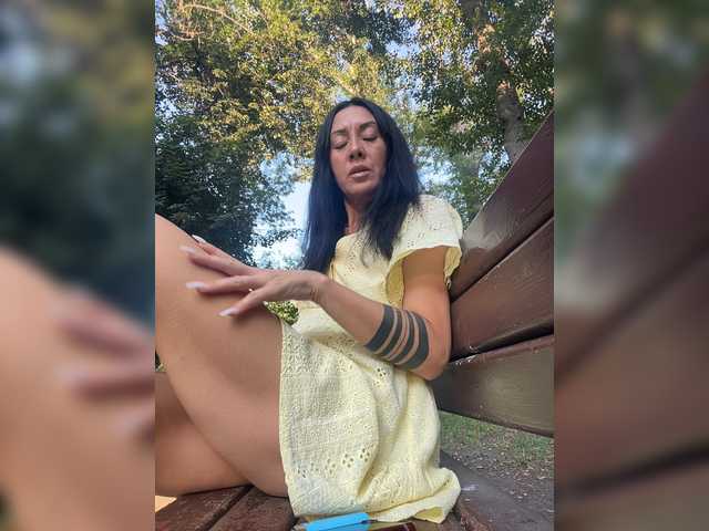 KarolinaMilf live webcam show