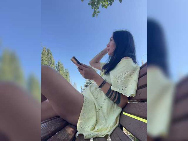 KarolinaMilf live cam on BongaCams