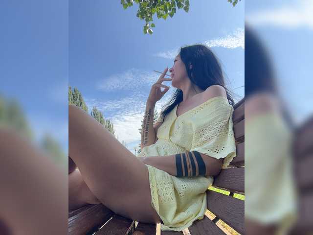 KarolinaMilf live webcam show