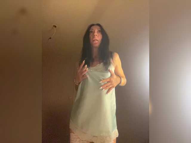 KarolinaMilf live cam on BongaCams