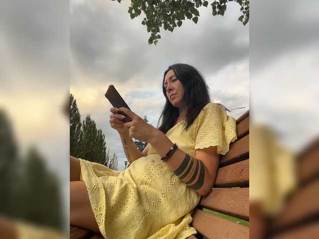 KarolinaMilf live cam on BongaCams