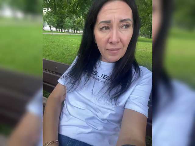 KarolinaMilf live cam on BongaCams