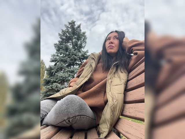 KarolinaMilf live cam on BongaCams