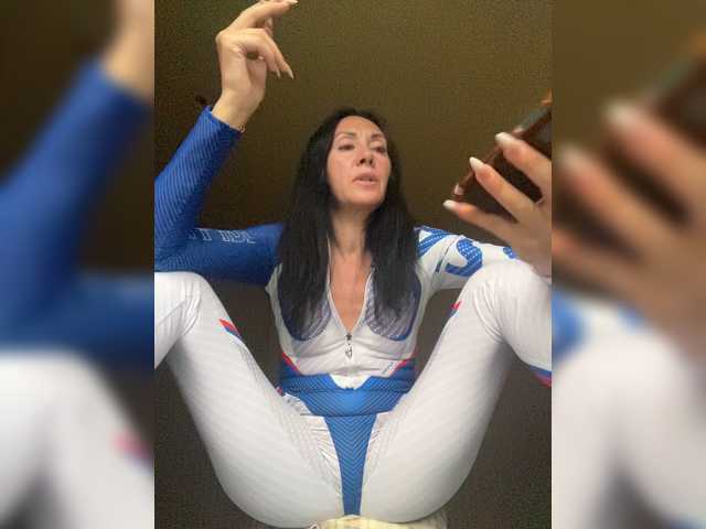 секс с KarolinaMilf