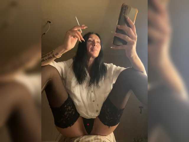 KarolinaMilf live cam on BongaCams