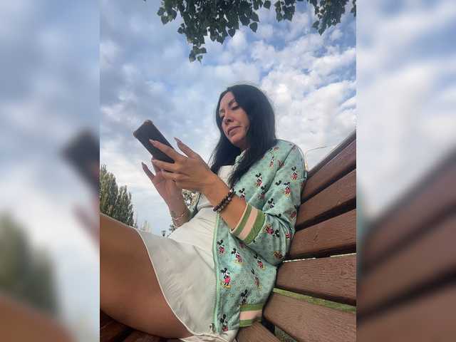KarolinaMilf live cam on BongaCams