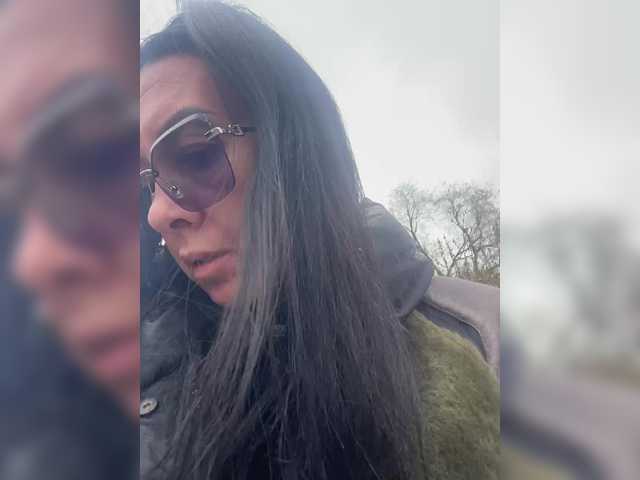 KarolinaMilf's BongaCams show and profile