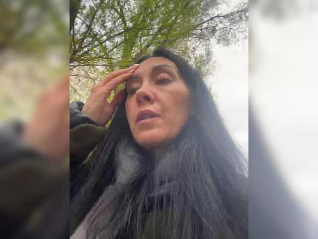 KarolinaMilf's BongaCams show and profile