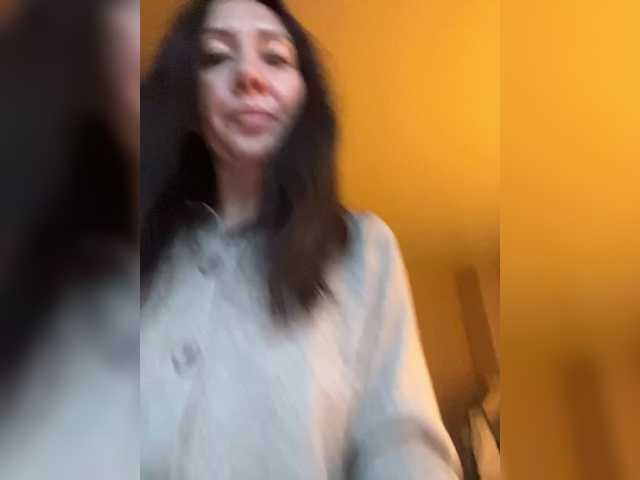 TRULIULIUSHA live cam preview