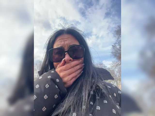 KarolinaMilf's BongaCams show and profile