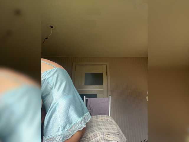 KarolinaMilf live cam on BongaCams