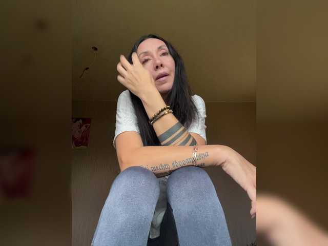 KarolinaMilf live cam on BongaCams