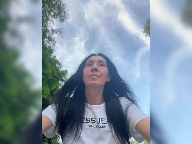 KarolinaMilf live cam on BongaCams
