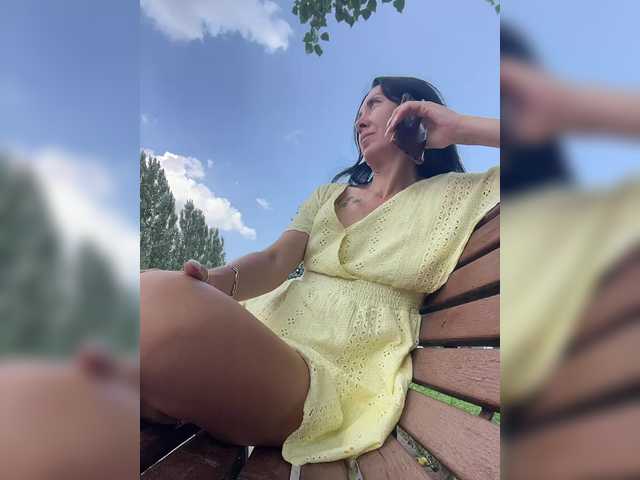 KarolinaMilf live cam on BongaCams