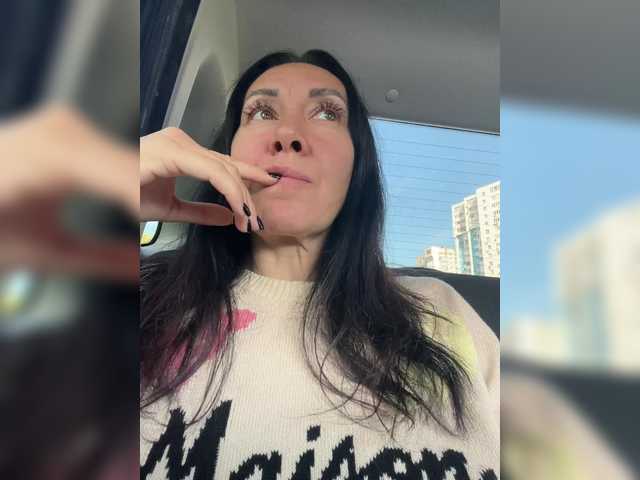 KarolinaMilf live cam on BongaCams