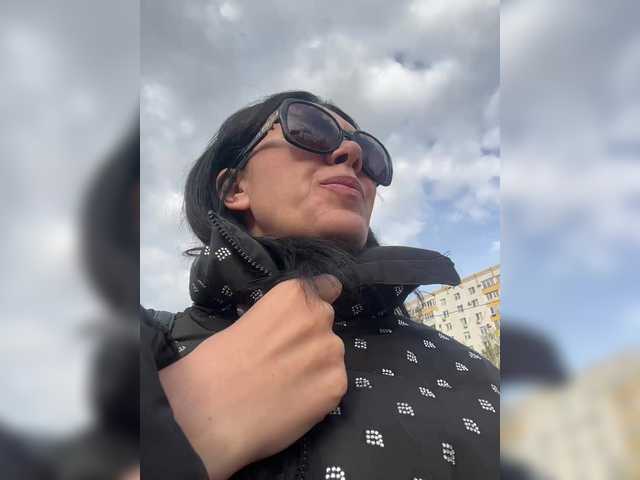 KarolinaMilf's BongaCams show and profile