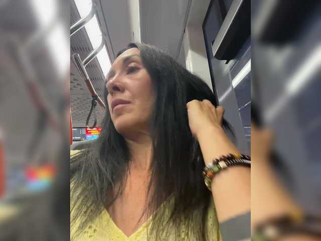 KarolinaMilf live cam on BongaCams