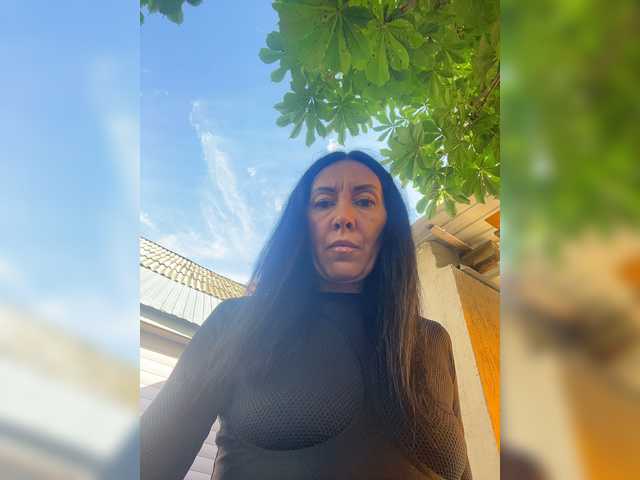 KarolinaMilf live cam on BongaCams