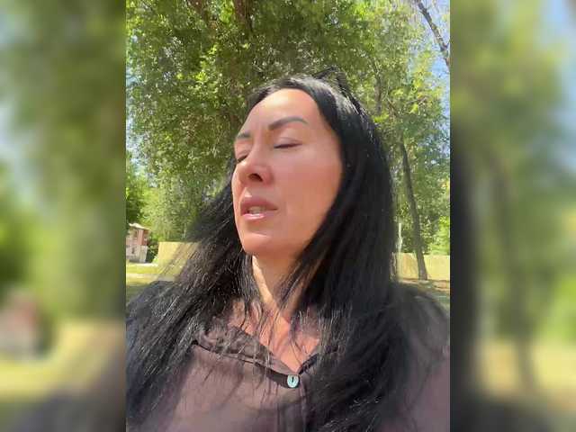 KarolinaMilf live cam on BongaCams