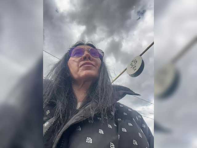 модель KarolinaMilf