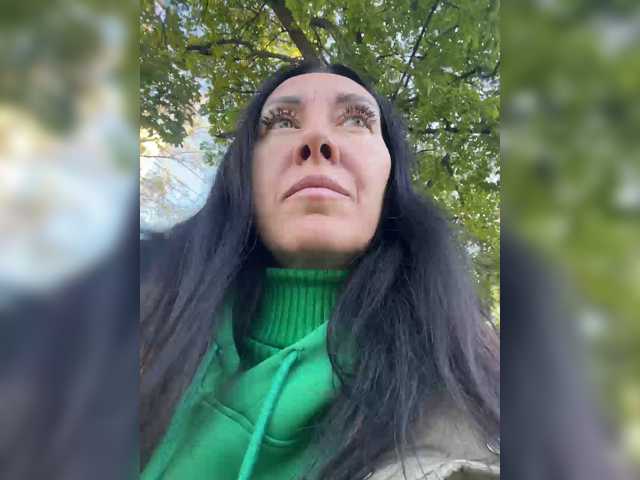 KarolinaMilf live cam on BongaCams