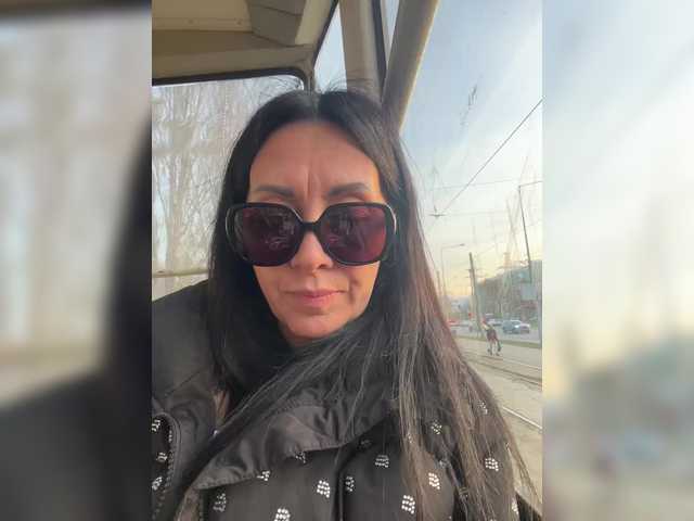 KarolinaMilf's BongaCams show and profile