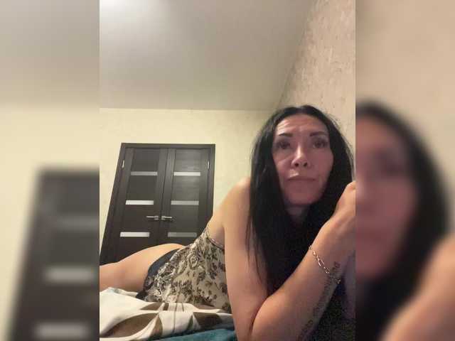 KarolinaMilf live webcam show