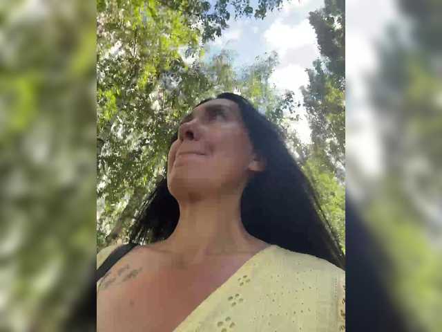 KarolinaMilf live cam on BongaCams