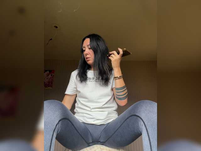 KarolinaMilf live cam on BongaCams