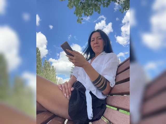 KarolinaMilf live cam on BongaCams