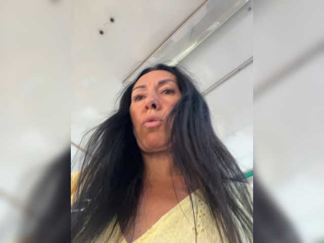 TRULIULIUSHA live webcam show
