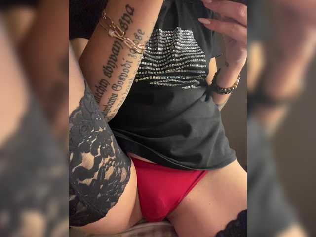 KarolinaMilf live cam on BongaCams