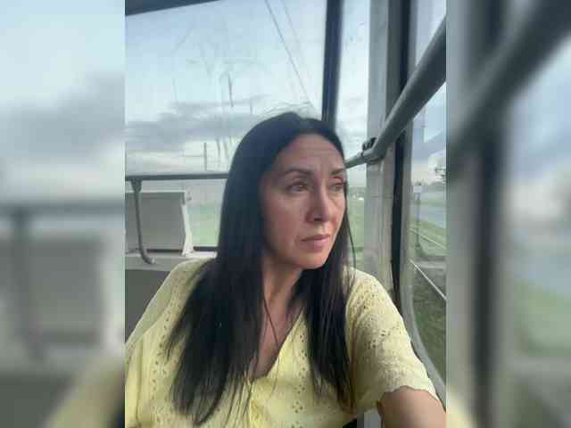 Karolina_Milf webcam