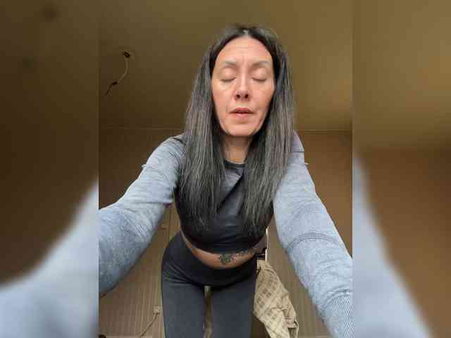 Karolina_Milf webcam