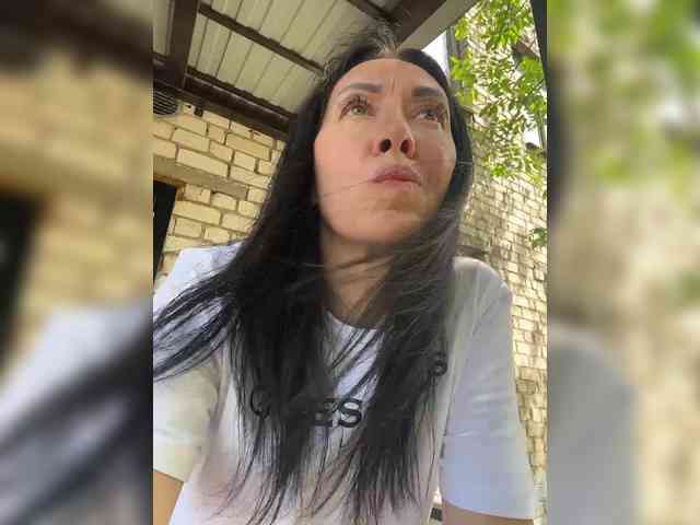 Karolina_Milf webcam