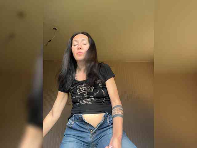 Karolina_Milf webcam