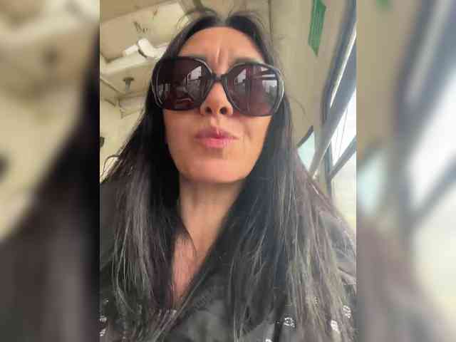 Karolina_Milf webcam